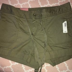 NWT OLD NAVY SIZE 4 SHORTS